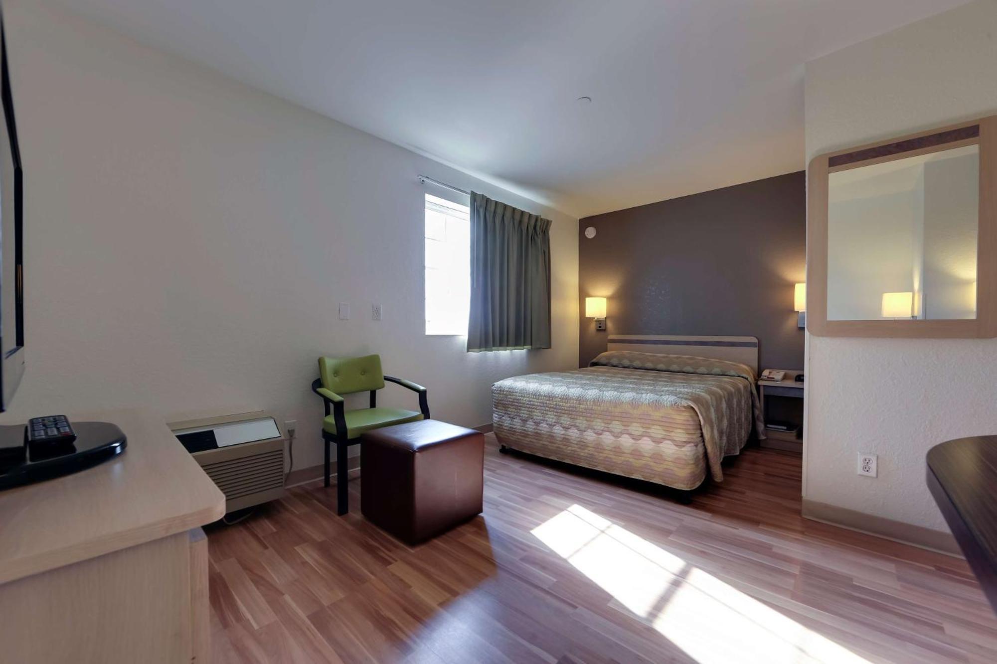 Studio 6 Toronto - Mississauga With Kitchenettes מראה חיצוני תמונה
